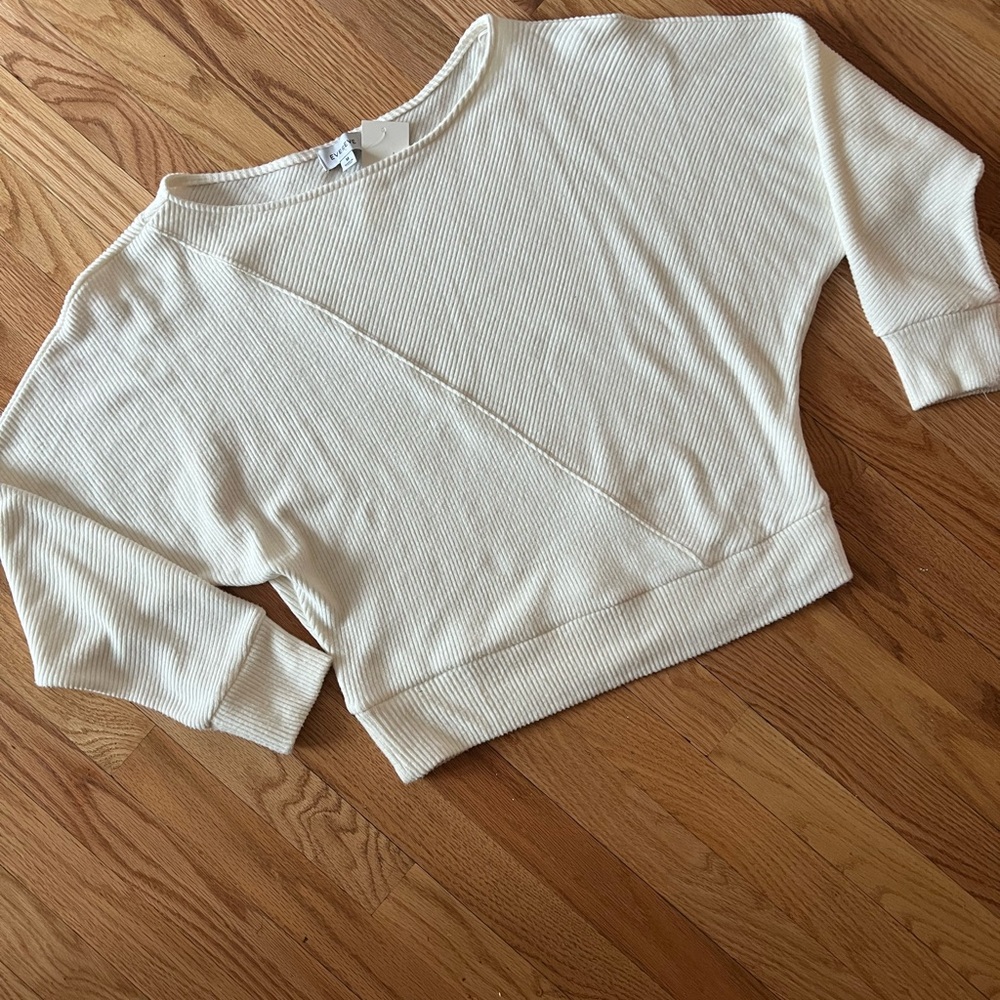New with tags! Evereve Brielle Off Shoulder Women's Cream Sweater
